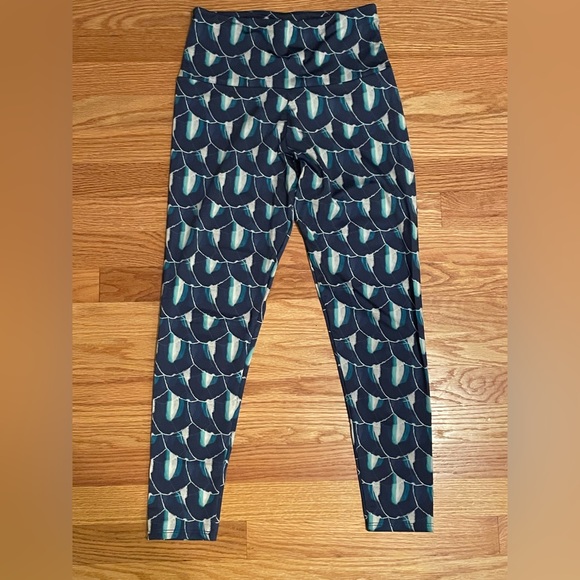 Onzie Leggings 3/4 Capri Length M/L - Picture 2 of 4